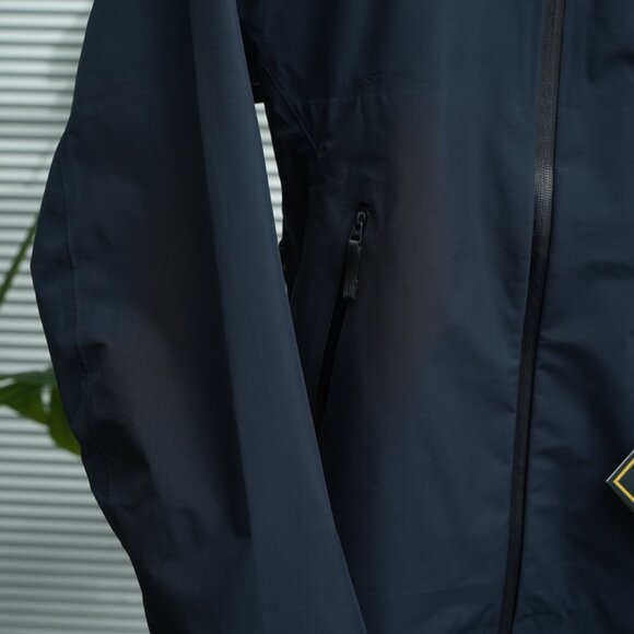 Arc'teryx Beta Lt Jacket Unisex Dark Blue - Picture 6 of 9